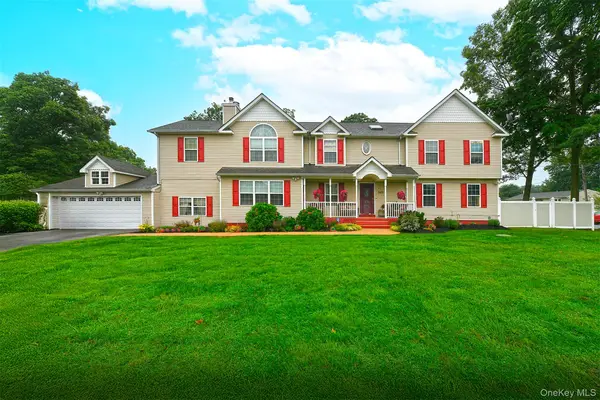 303 Westchester Avenue N, West Babylon, NY 11704