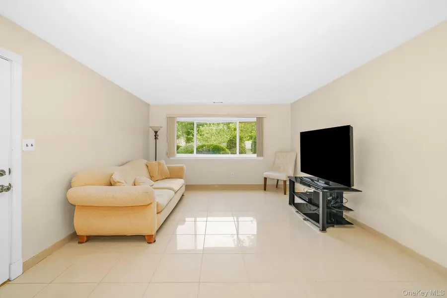 161 Feller Drive, Central Islip, NY 11722 - #2
