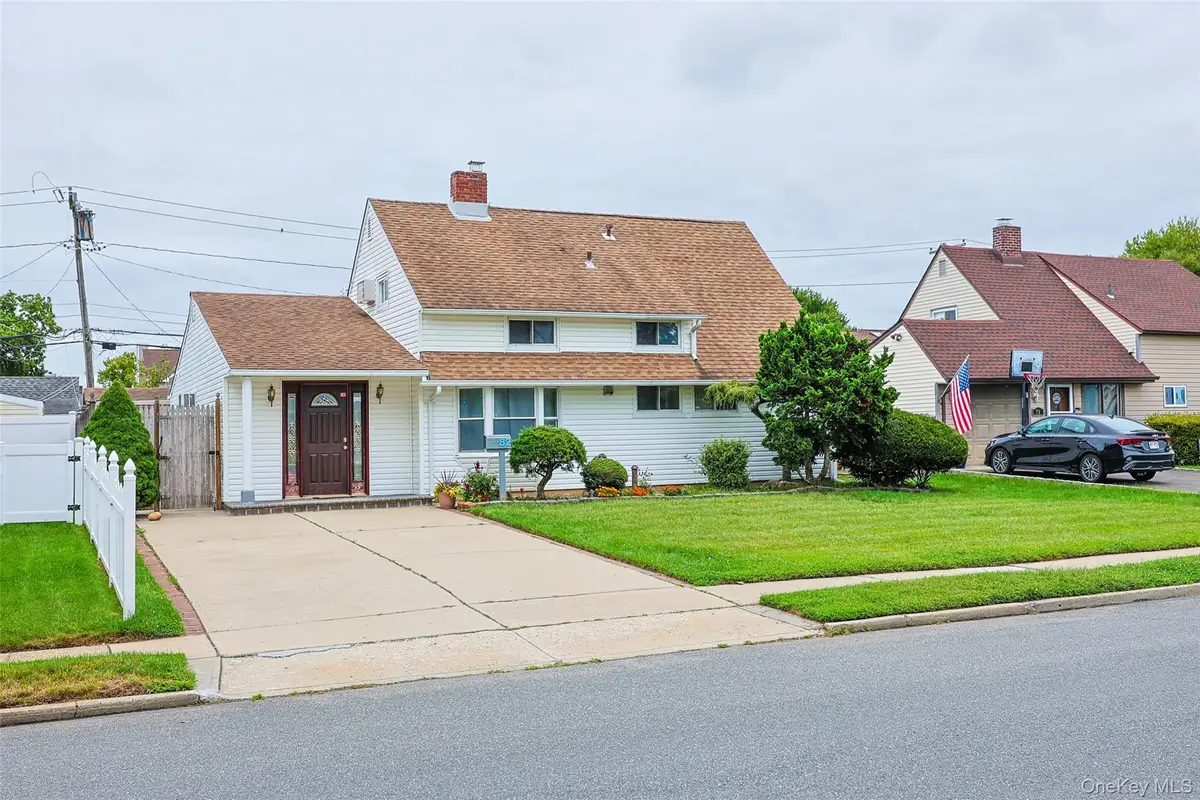 82 Lantern Road, Hicksville, NY 11801 - #1