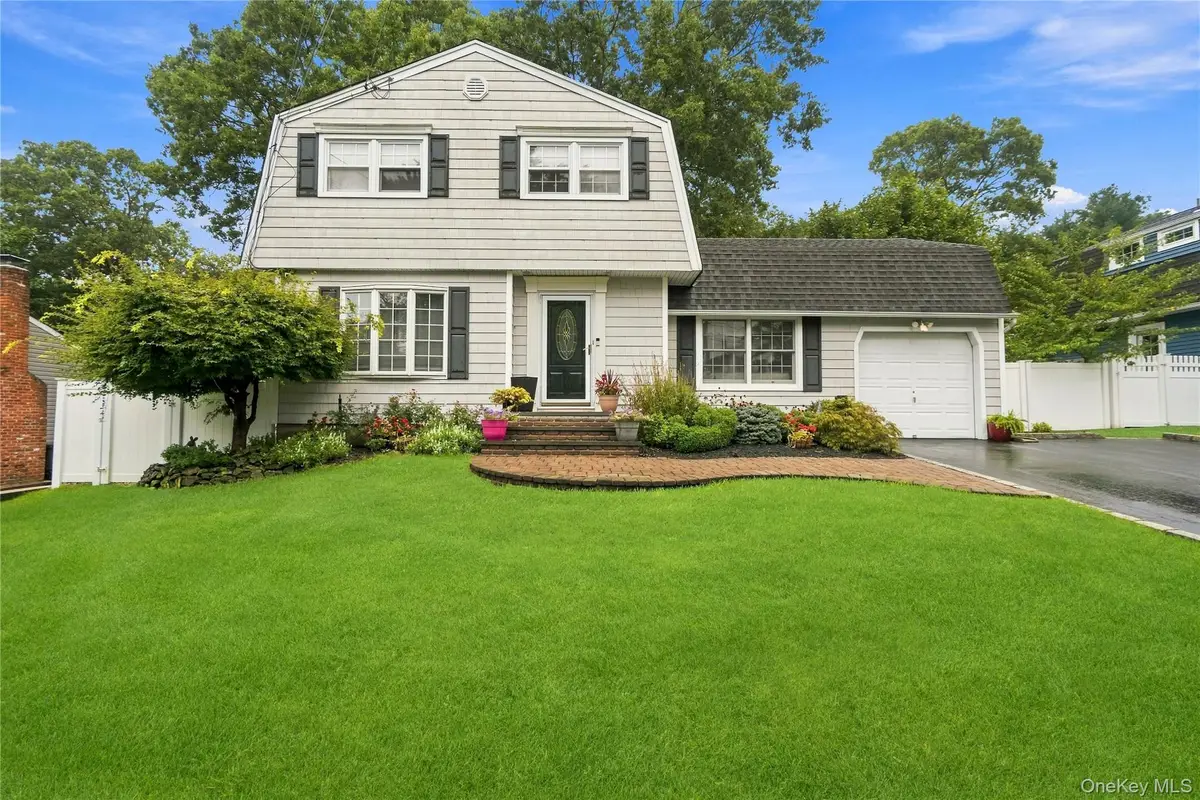 29 Hy Place, Lake Grove, NY 11755 - #1
