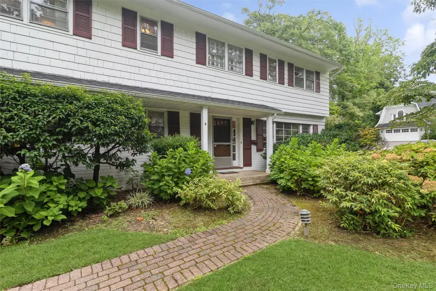 5 Hemlock Drive, East Hills, NY 11576 - #2