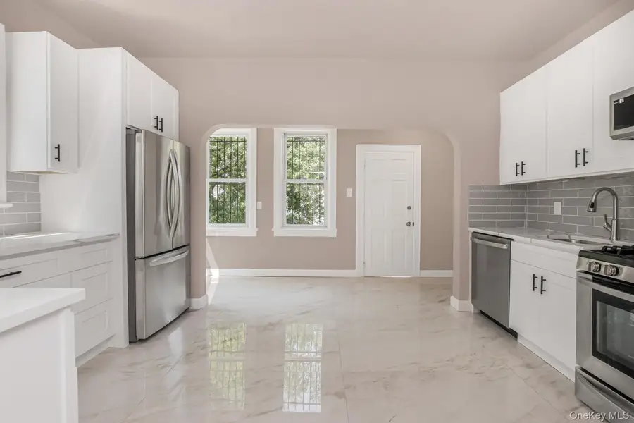 427 Taylor Avenue, Bronx, NY 10473 - #2
