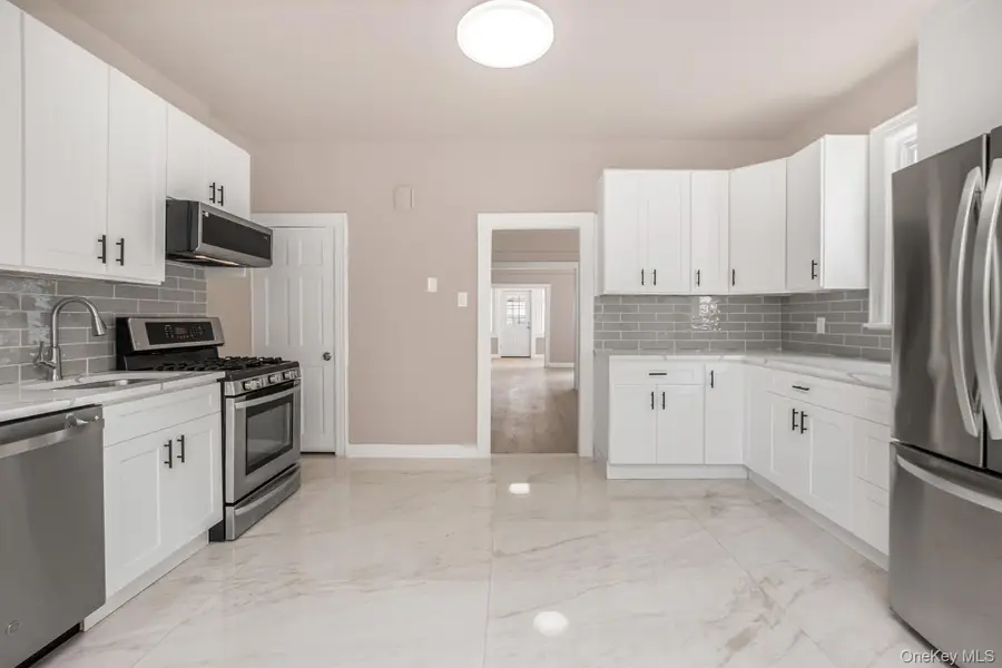 427 Taylor Avenue, Bronx, NY 10473 - #3