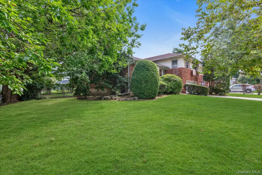 68 Bergman Drive, Hewlett, NY 11557 - #3