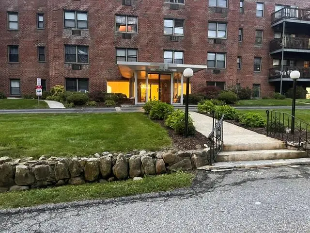 5 Oakdale Manor #B22, Suffern, NY 10901 - #1