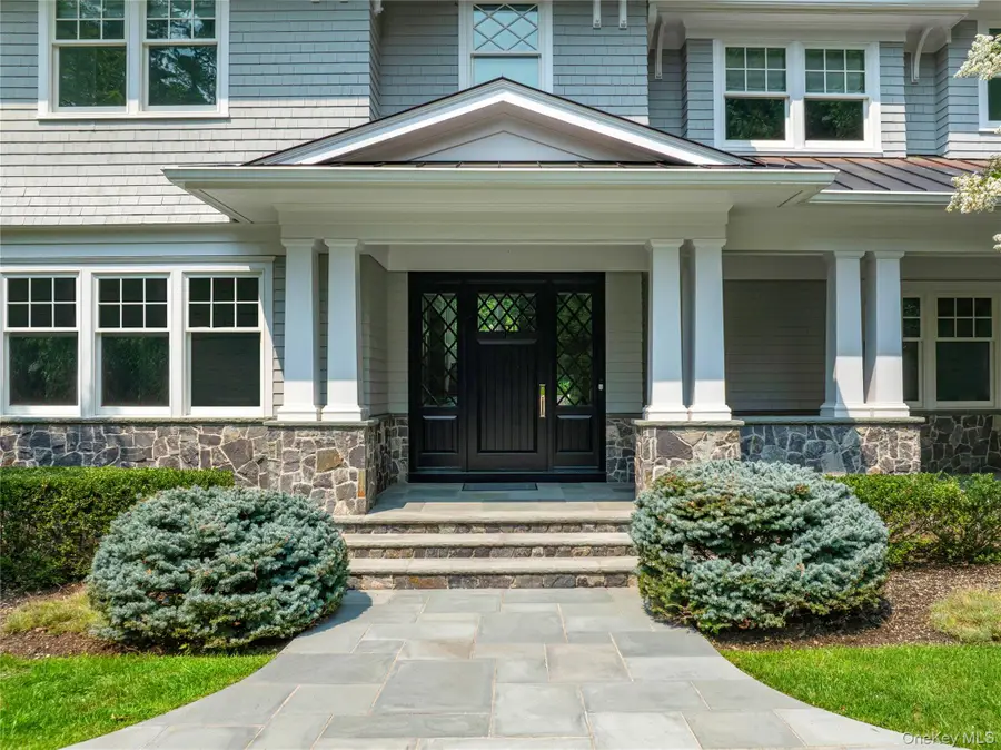 65 Spruce Street, Roslyn Harbor, NY 11576 - #2