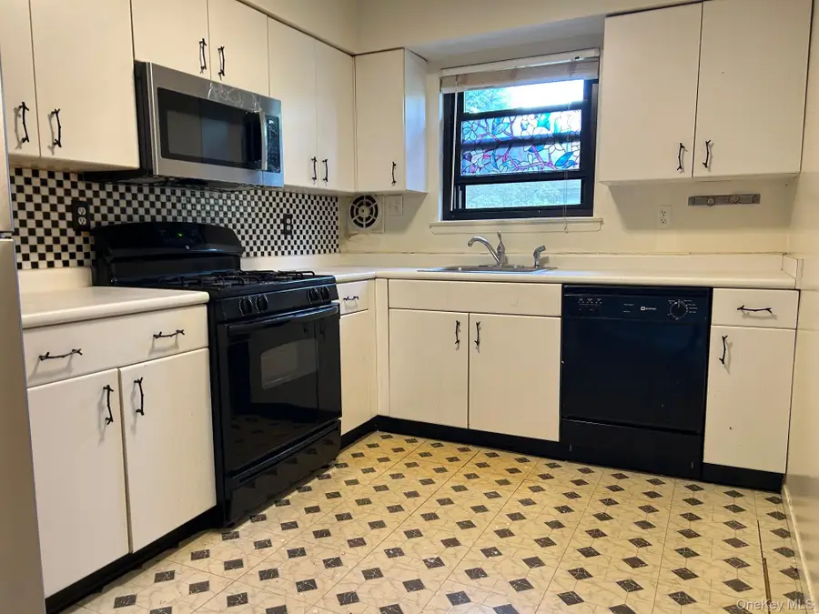 220 Sneden Place #220, Spring Valley, NY 10977 - #3