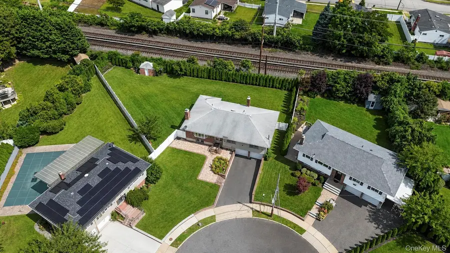 12 Hilton Court, Hicksville, NY 11801 - #2
