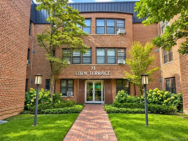 71 Grace Avenue #1L, Great Neck, NY 11021