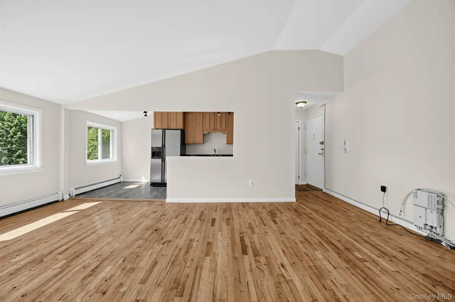 828 Pelhamdale Avenue #4L, New Rochelle, NY 10801 - #3