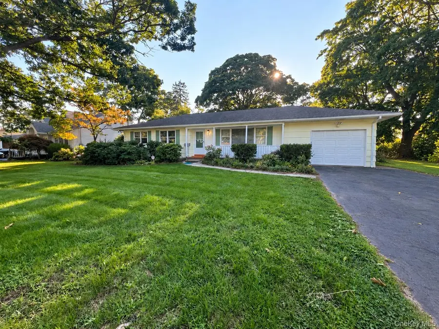 74 N Howells Point Road, Bellport, NY 11713 - #2