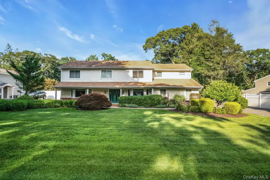 14 Tree Hollow Lane, Dix Hills, NY 11746 - #3