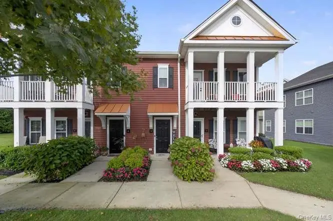 4 Village Drive #4, East Islip, NY 11730 - #1