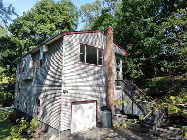 59 Woodhull Landing Road, Sound Beach, NY 11789