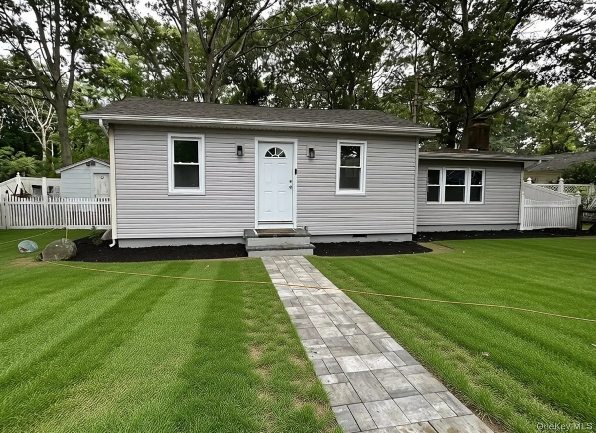 10 Barclay Road, Mastic Beach, NY 11951 - #1