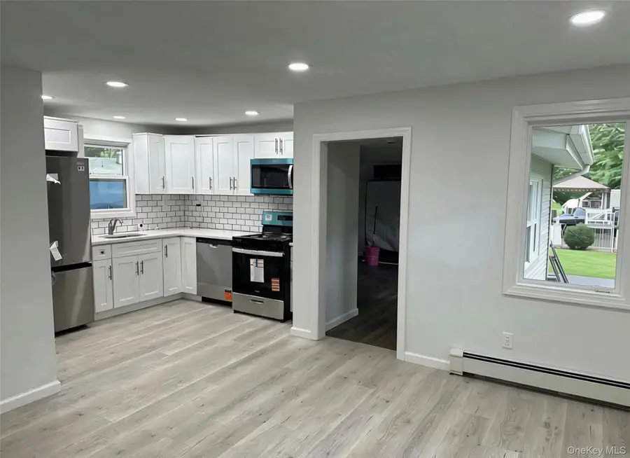 10 Barclay Road, Mastic Beach, NY 11951 - #2