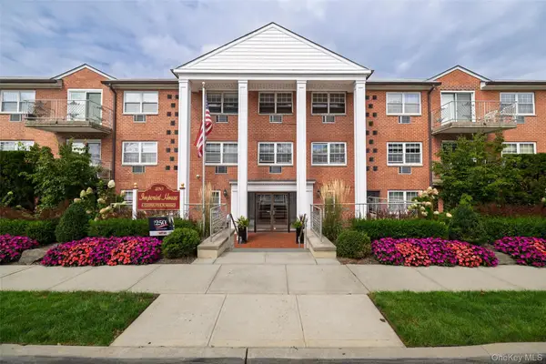 250 N Village Avenue #C22, Rockville Centre, NY 11570