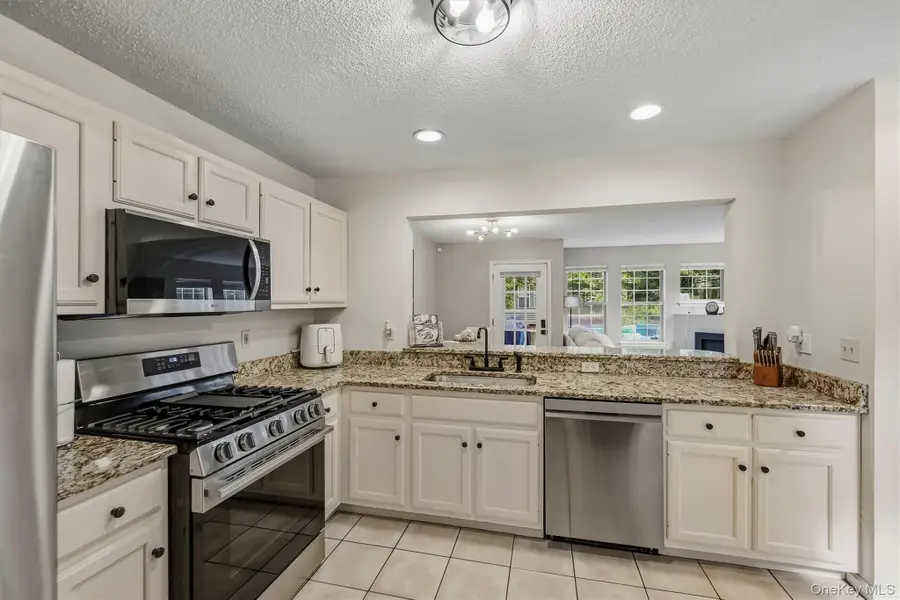 246 Crestwood Court, Fishkill, NY 12524 - #2