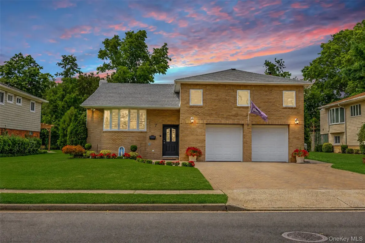 7 Monterey Drive, Manhasset Hills, NY 11040 - #1