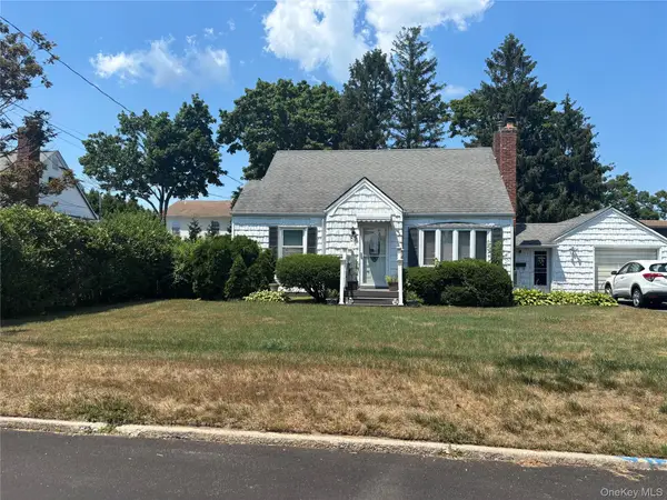 85 Harris Street, Patchogue, NY 11772