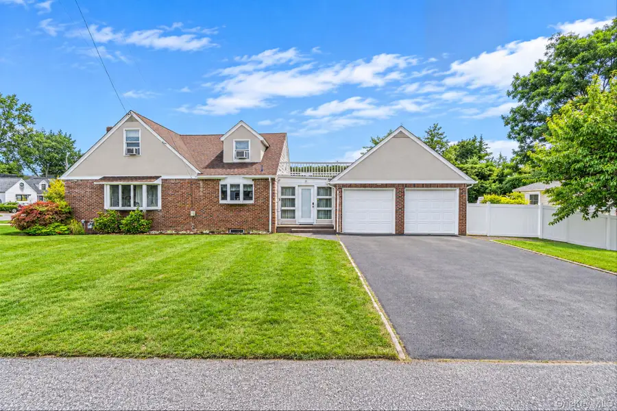 49 Seafield Lane, Bay Shore, NY 11706 - #2