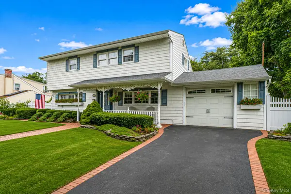 69 Pilcher Street, Babylon, NY 11702