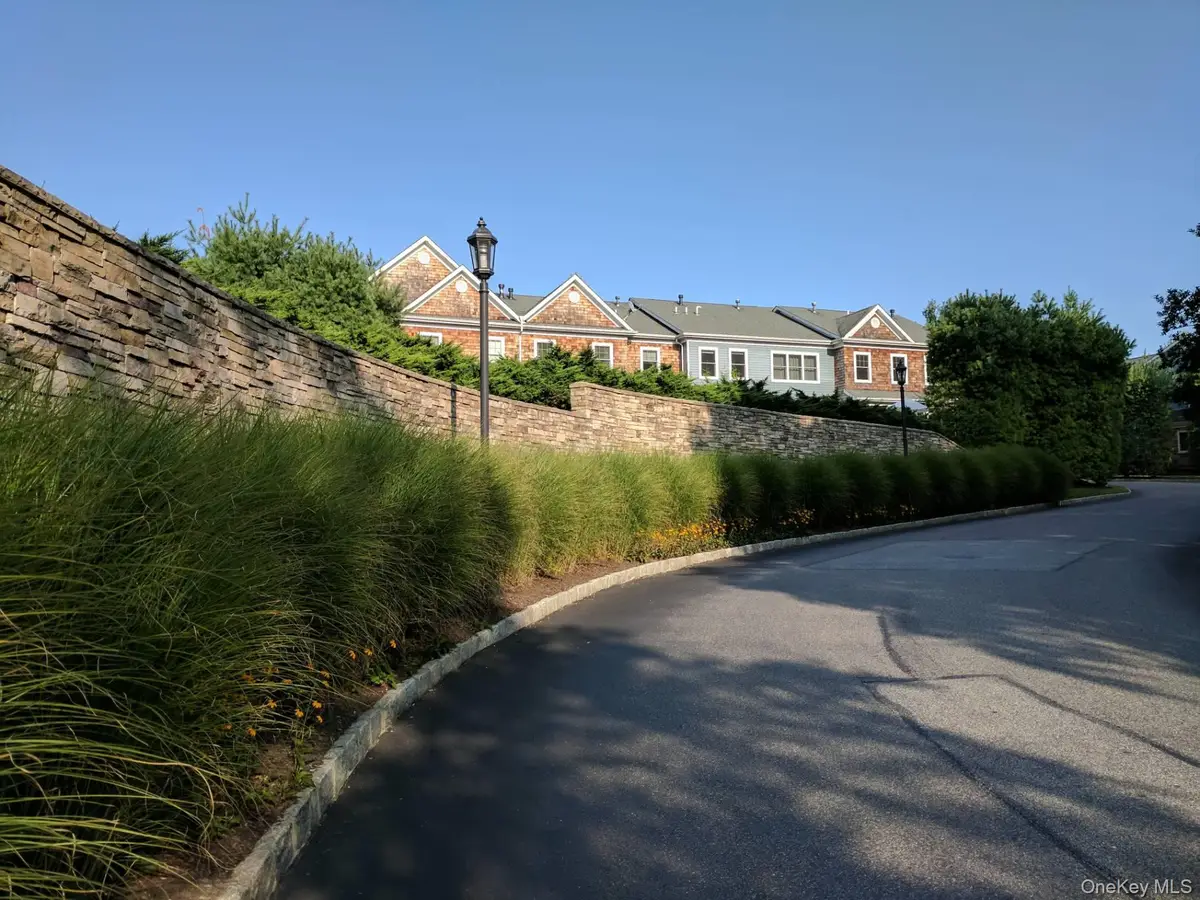 28 Andrew Court, Southampton, NY 11968 - #1