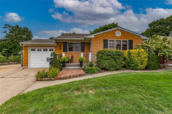 3 Peary Lane, Kings Park, NY 11754