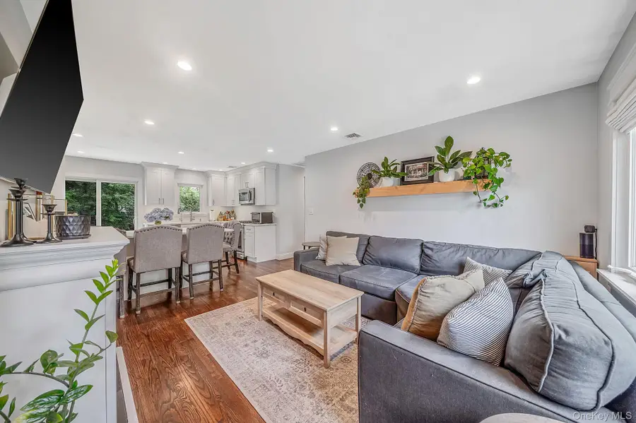 8 Gedney Avenue, Smithtown, NY 11787 - #2