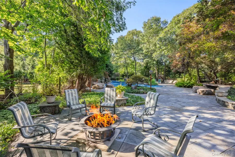 10 Redbridge Court, East Setauket, NY 11733 - #3