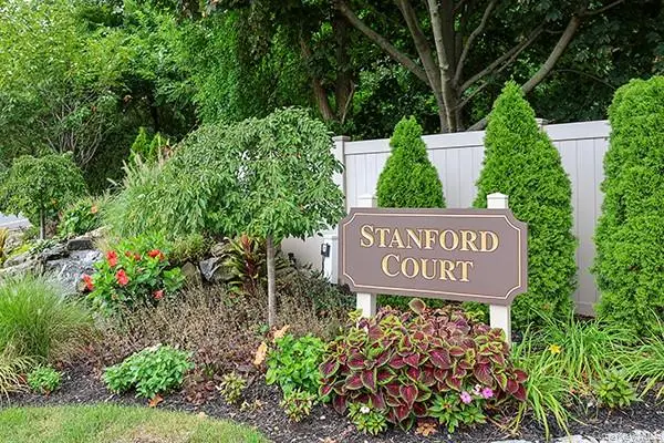 11 Stanford Court #B, Wantagh, NY 11793