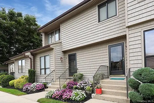 11 Stanford Court #B, Wantagh, NY 11793 - #2