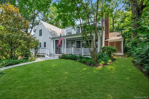 4 Sunset Lane, Port Washington, NY 11050