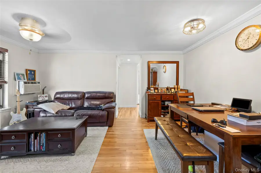 2 E Mill Drive #2A, Great Neck, NY 11021 - #3