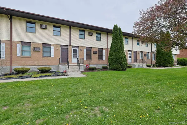 204 Parr Meadow Drive #2D, Newburgh, NY 12550