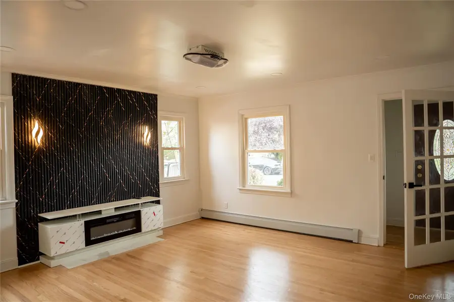 586 Stratford Road, Baldwin, NY 11510 - #3