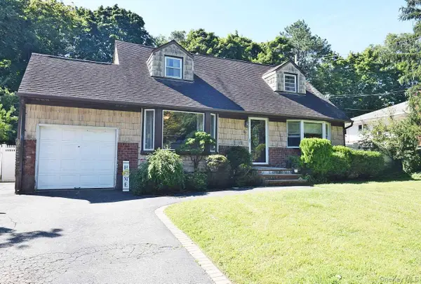 90 Cornell Drive, Smithtown, NY 11787