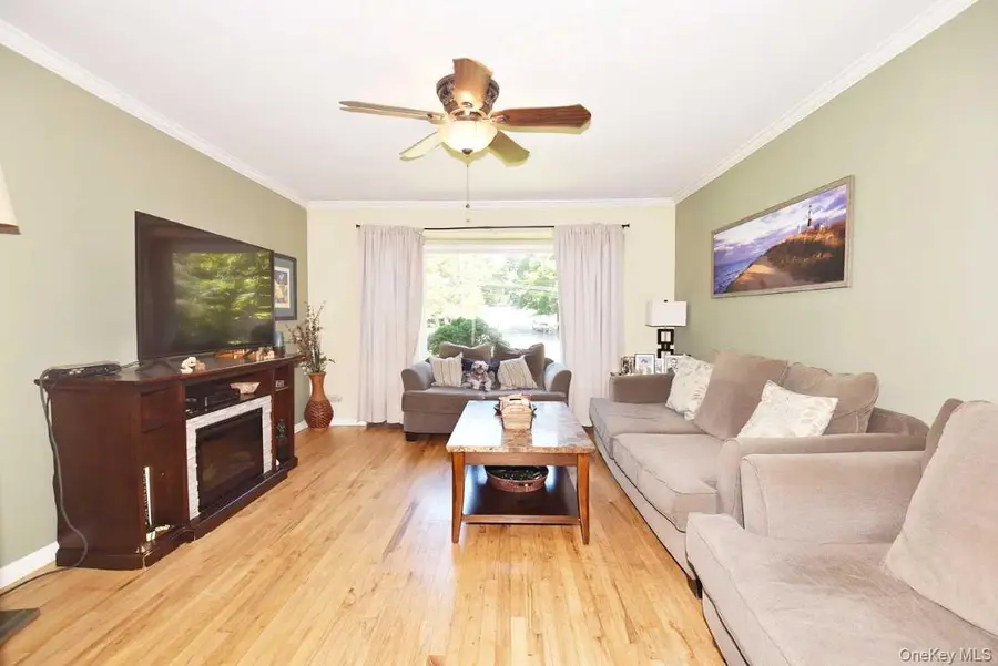 90 Cornell Drive, Smithtown, NY 11787 - #3