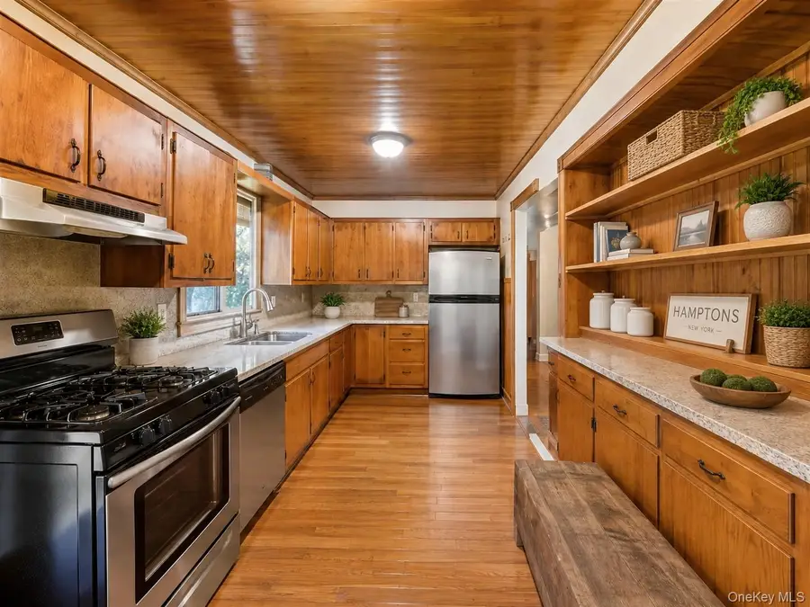 13 Booker Lane, Westhampton, NY 11977 - #3