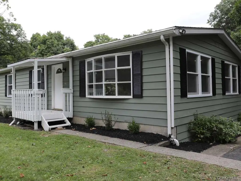 8 Victoria Lane, Beacon, NY 12508 - #1
