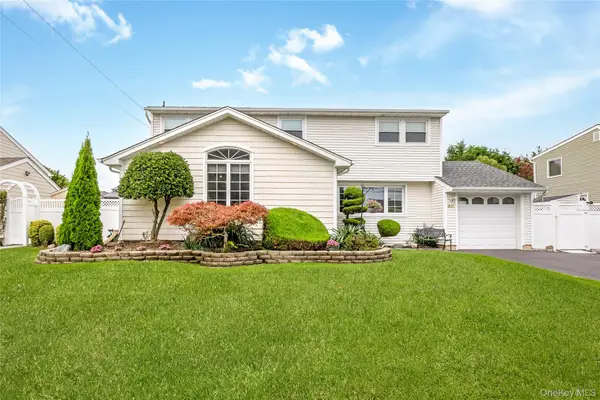 30 Swan Drive, Massapequa, NY 11758