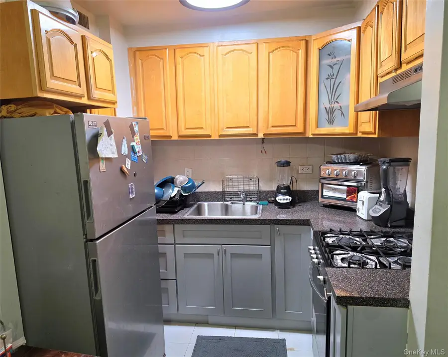 172-70 Highland Avenue #3M, Jamaica, NY 11432 - #2