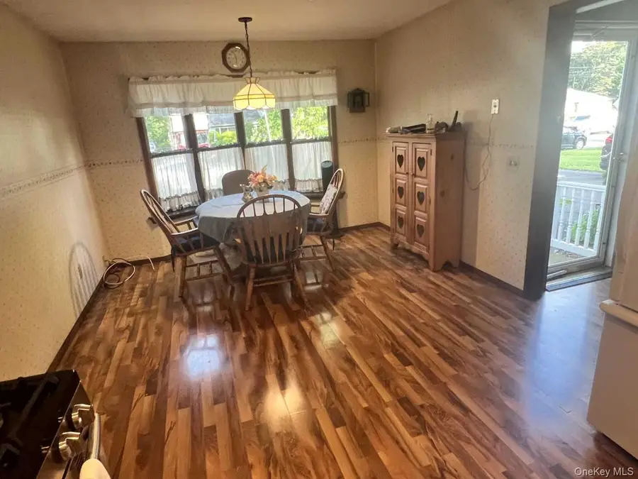 1556 N Gardiner Drive, Bay Shore, NY 11706 - #3