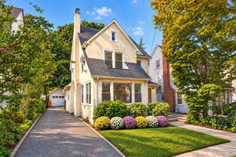 37 Jayson Avenue, Great Neck, NY 11021 - #2