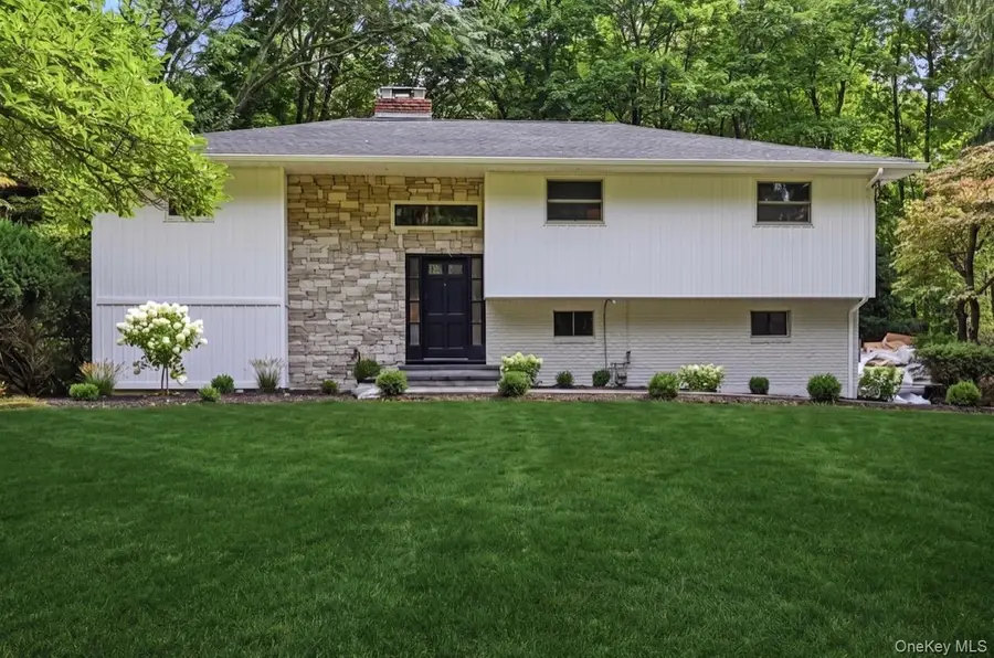 10 Moonedge Road, Northport, NY 11768 - #2