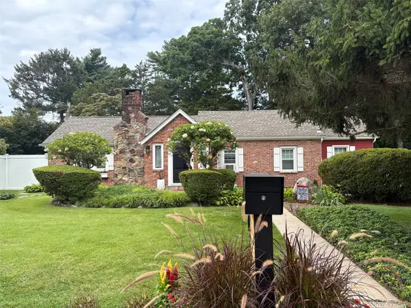 11 Keeler Street, Huntington, NY 11743