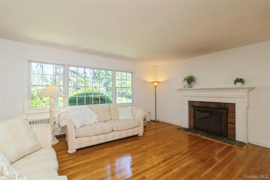 24 Old Homestead Road, Port Jefferson, NY 11777 - #3