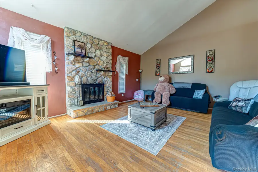 8 Forest Avenue, Medford, NY 11763 - #3
