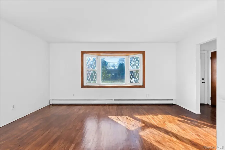 345 41 St Street, Copiague, NY 11726 - #3