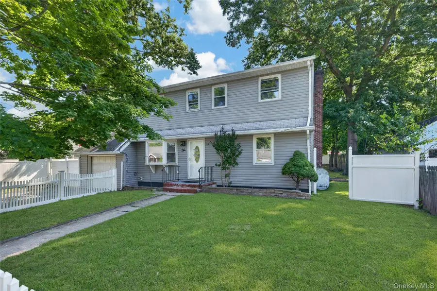 10 Field Place, Huntington Station, NY 11746 - #2